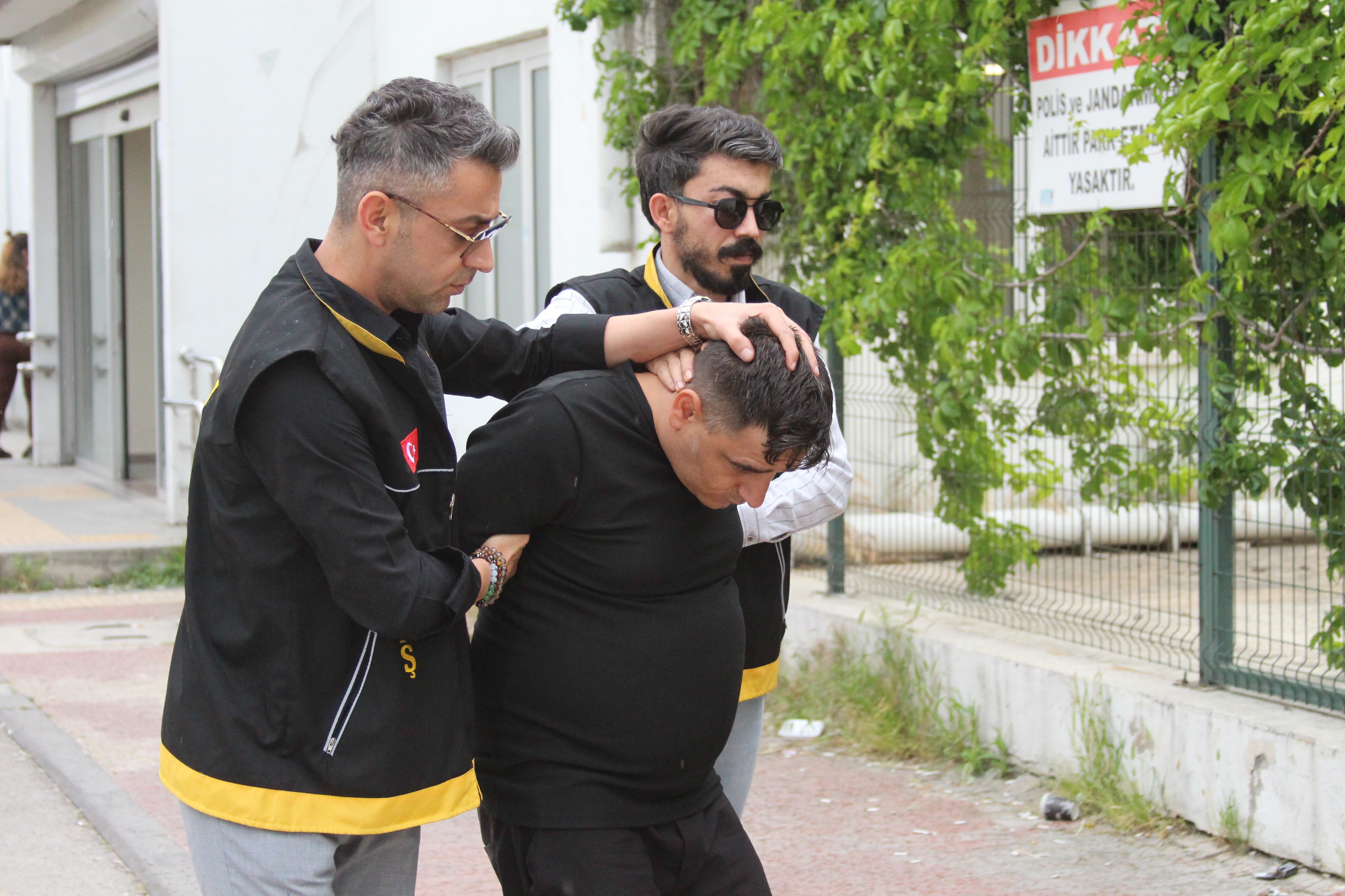5 bin TL için kuzenini öldürdü, Suriye'ye kaçamadan yakalandı