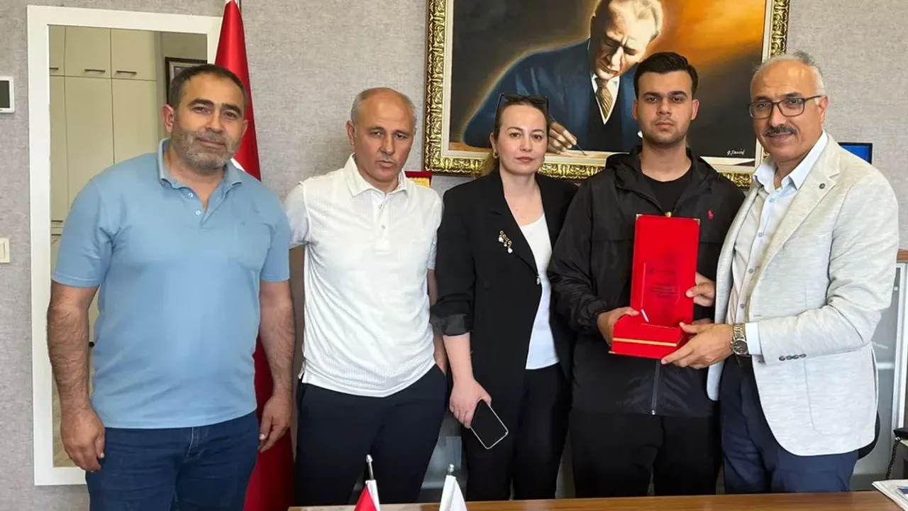Sarıçamlı öğrenci kaynakçılık yarışmasında Türkiye üçüncüsü oldu