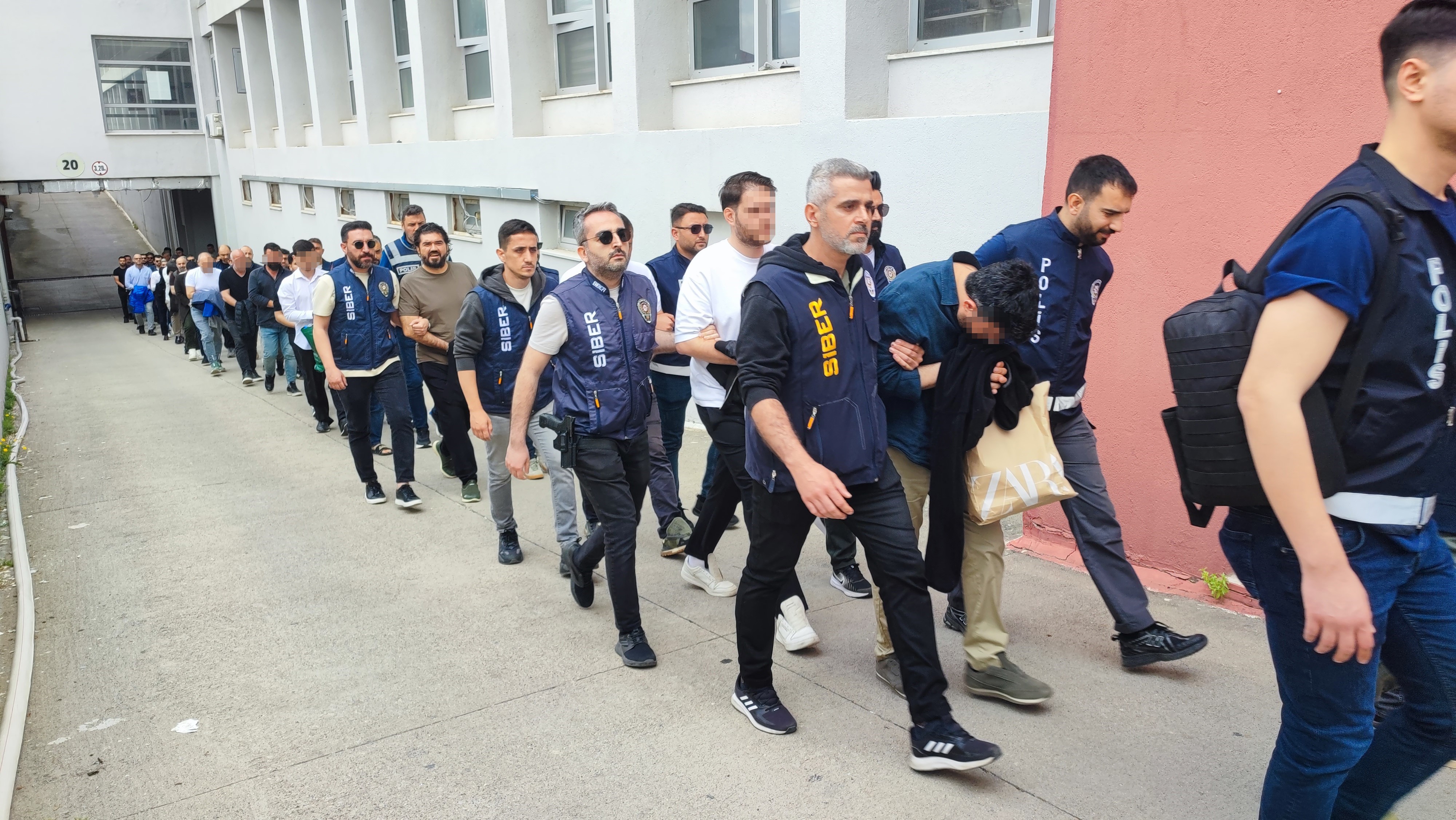 Cep telefonu şifresi kırıldı, bahis imparatorluğu çöktü