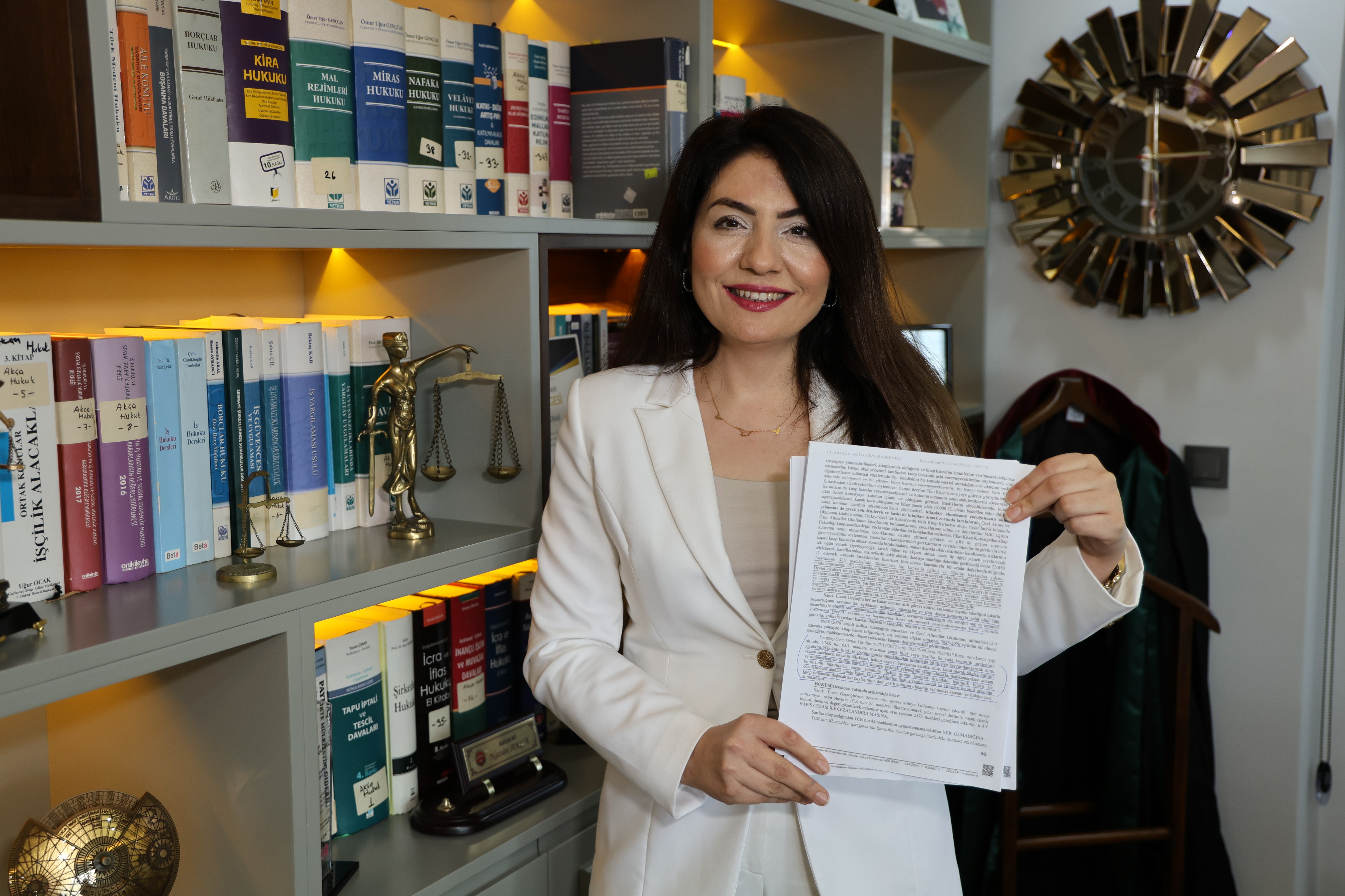 Özel okulun fahiş fiyatla kitap satışı davasında okul müdürüne hapis