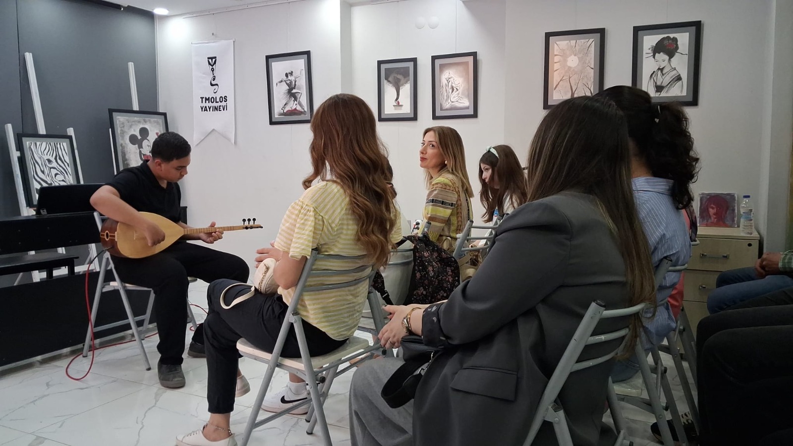 Artika Sanat Merkezi kursiyerlerinden muhteşem yıl sonu konseri