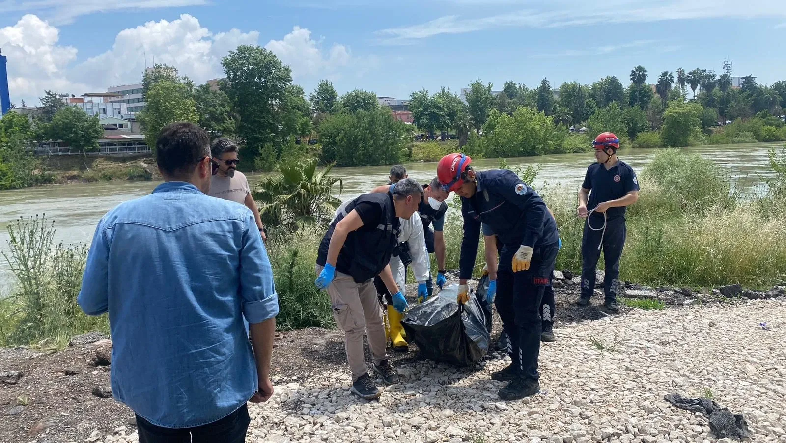 Ceyhan Nehri’nde erkek cesedi bulundu