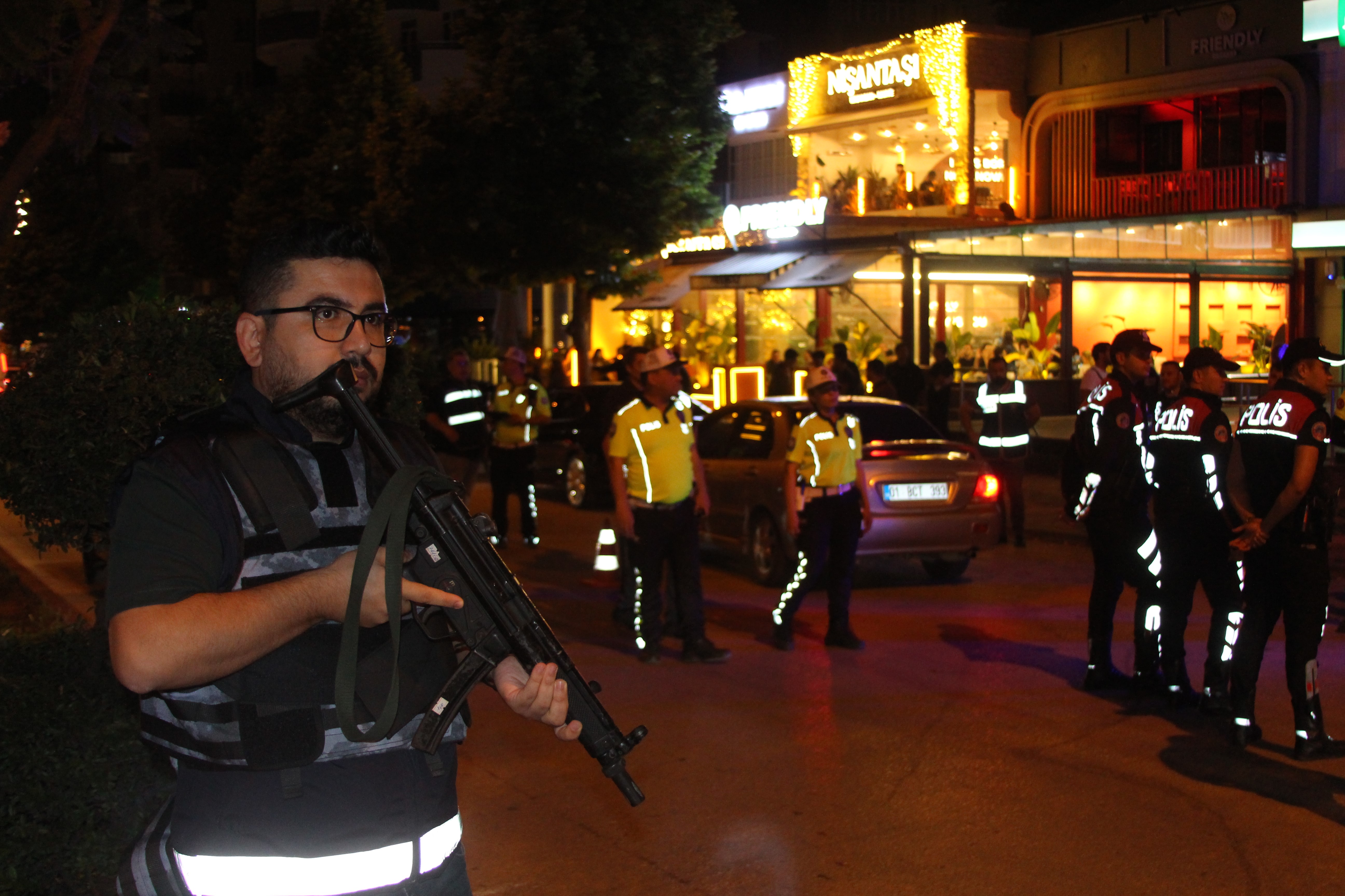 Adana'da 2 bin 443 personelle bayram denetimi