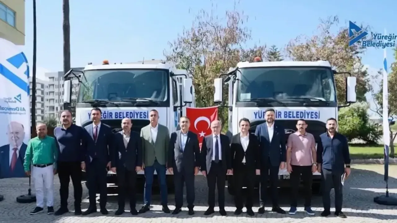 Yüreğir Belediyesi filosuna 2 yeni çöp kamyonu daha katıldı