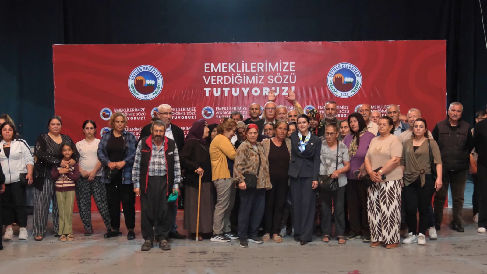 Ceyhan Belediyesi’nden emeklilere bayram desteği