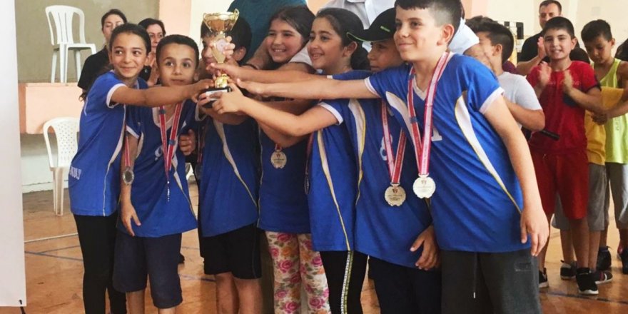 Adana'da Badminton Minikler Şampiyonası