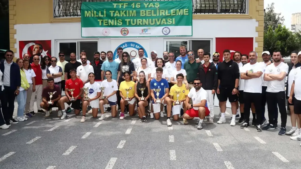 Adana’da milli takım heyecanı: 114 sporcu kortta mücadele etti