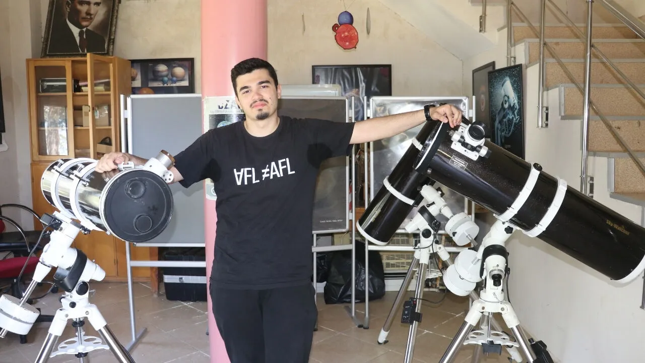 Adanalı öğrenci astronomi başarısını TÜBİTAK madalyasıyla taçlandırdı