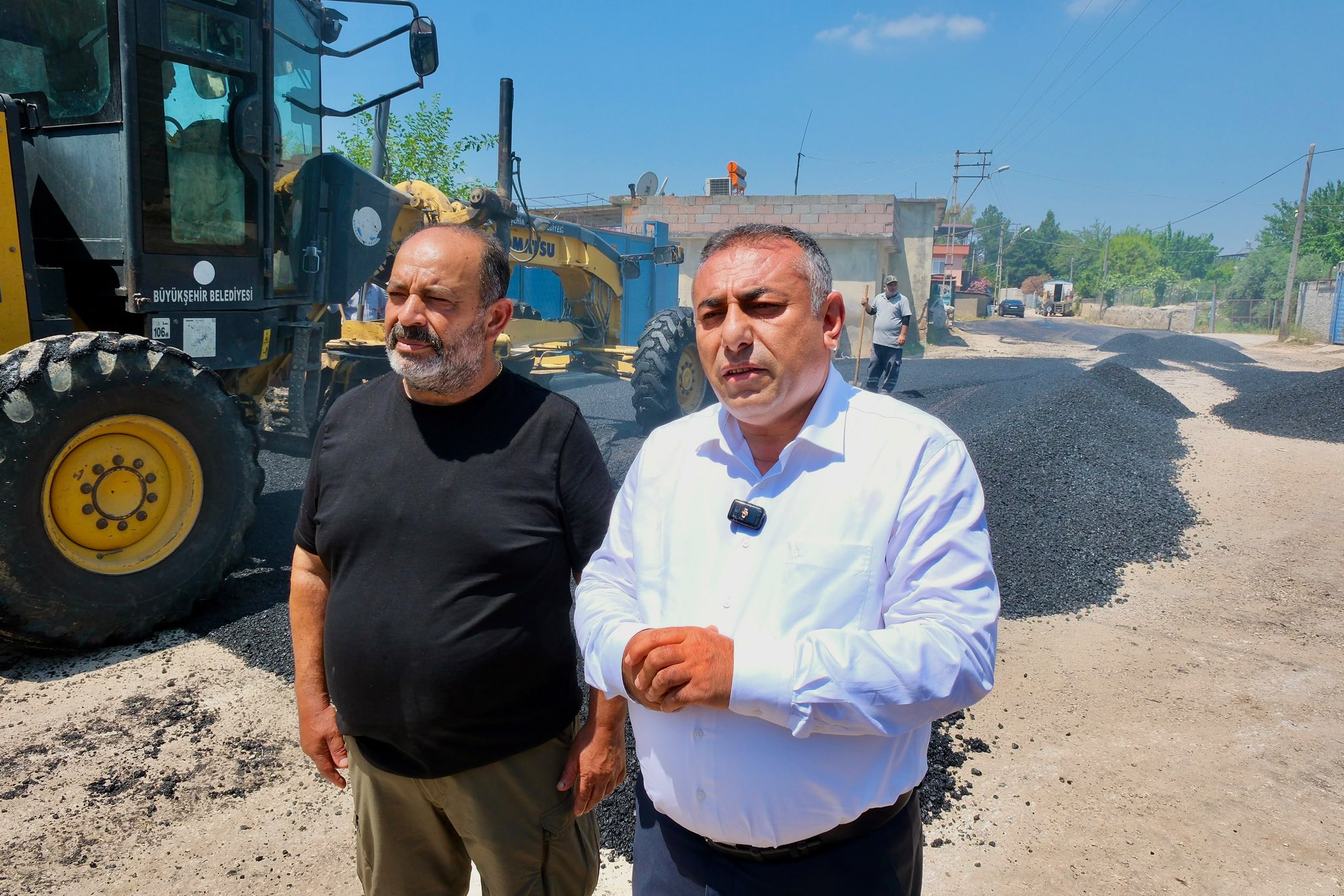 Güngör Geçer, Çotlu Mahallesi’ndeki yol çalışmalarını denetledi
