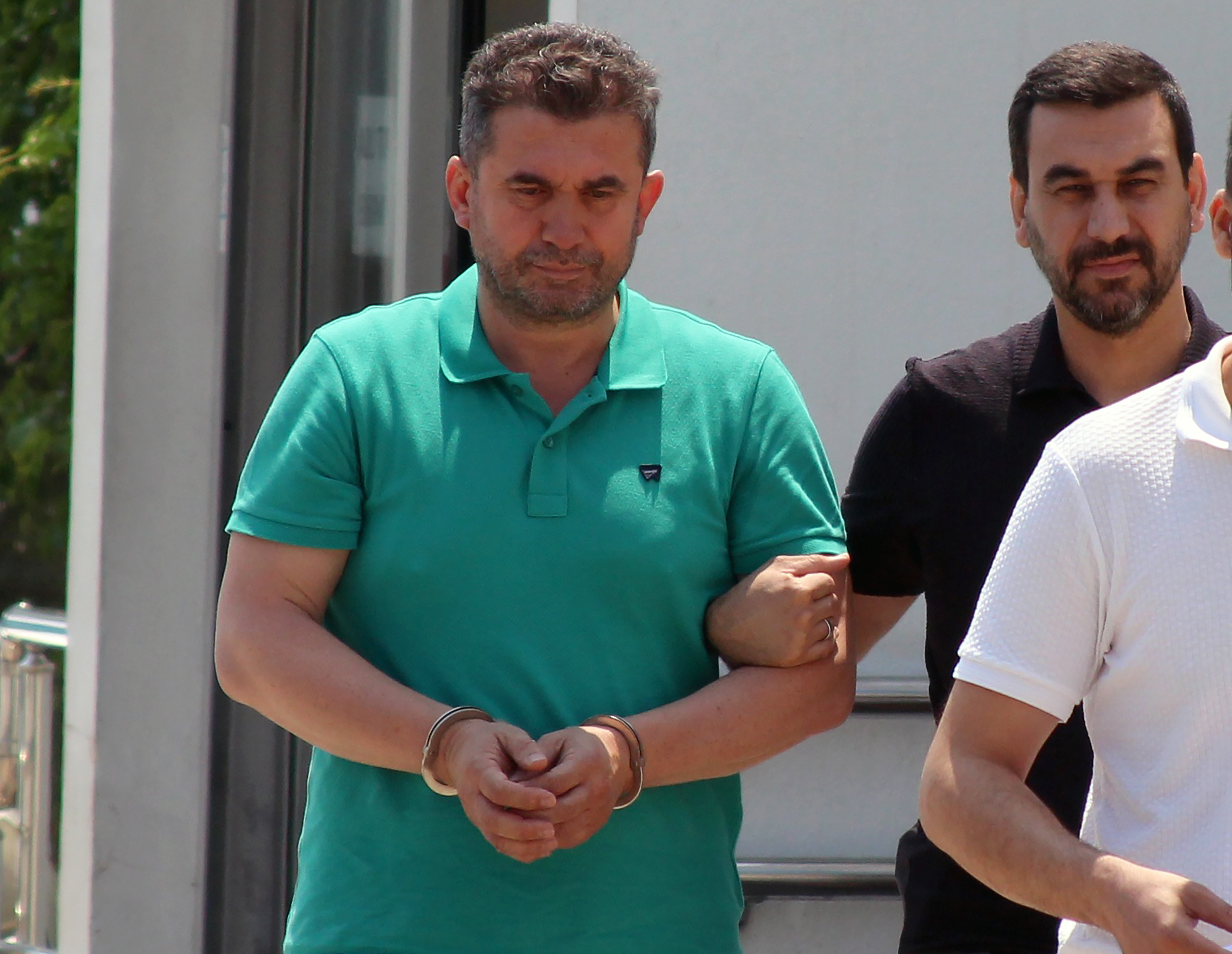 Bıçakla saldıran oğlunu tabancayla öldüren emekli polis: Uyuşturucu batağından kurtaramadım