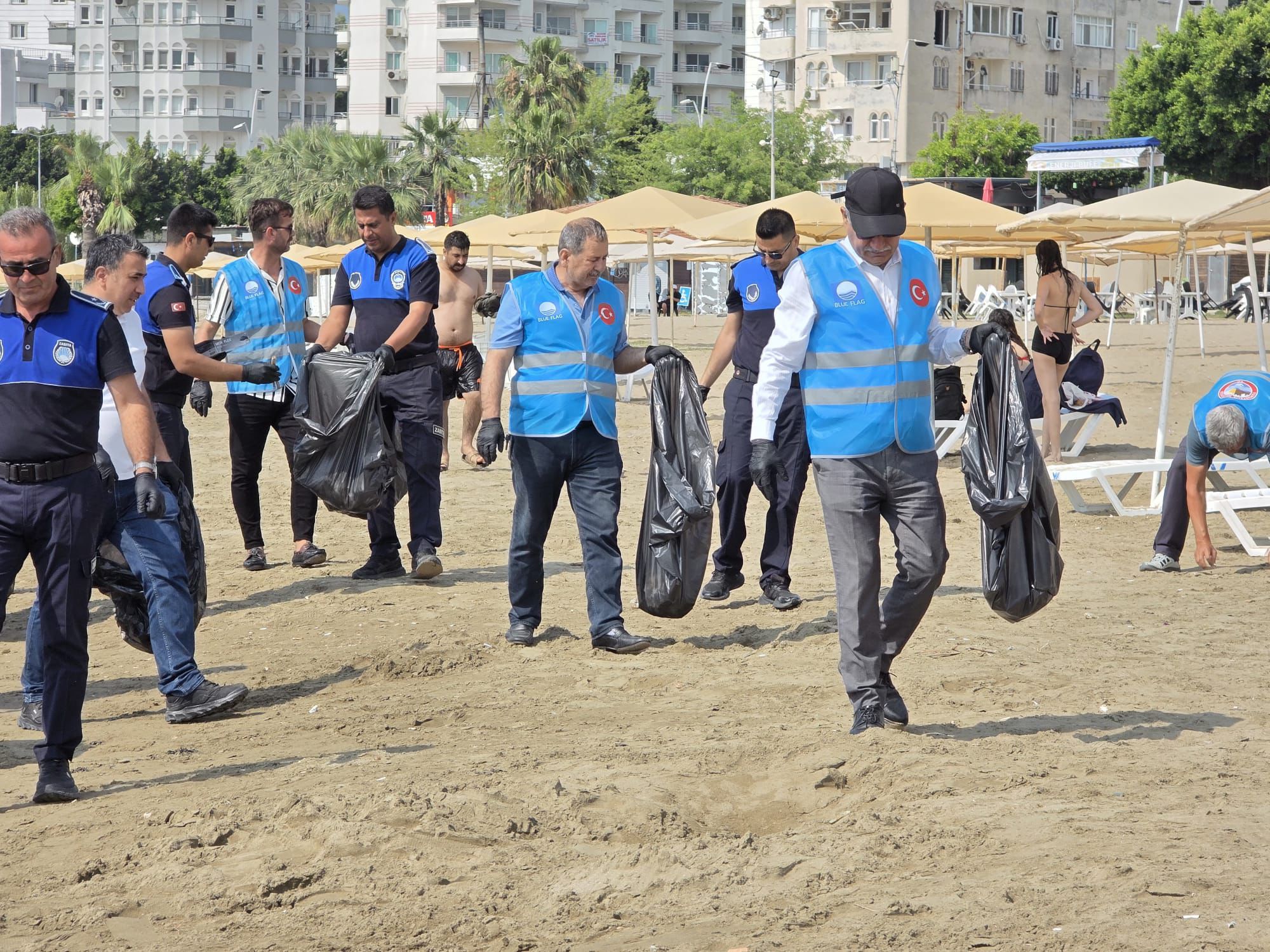Yumurtalık’ta Dünya Çevre Günü’nde sahil temizliği