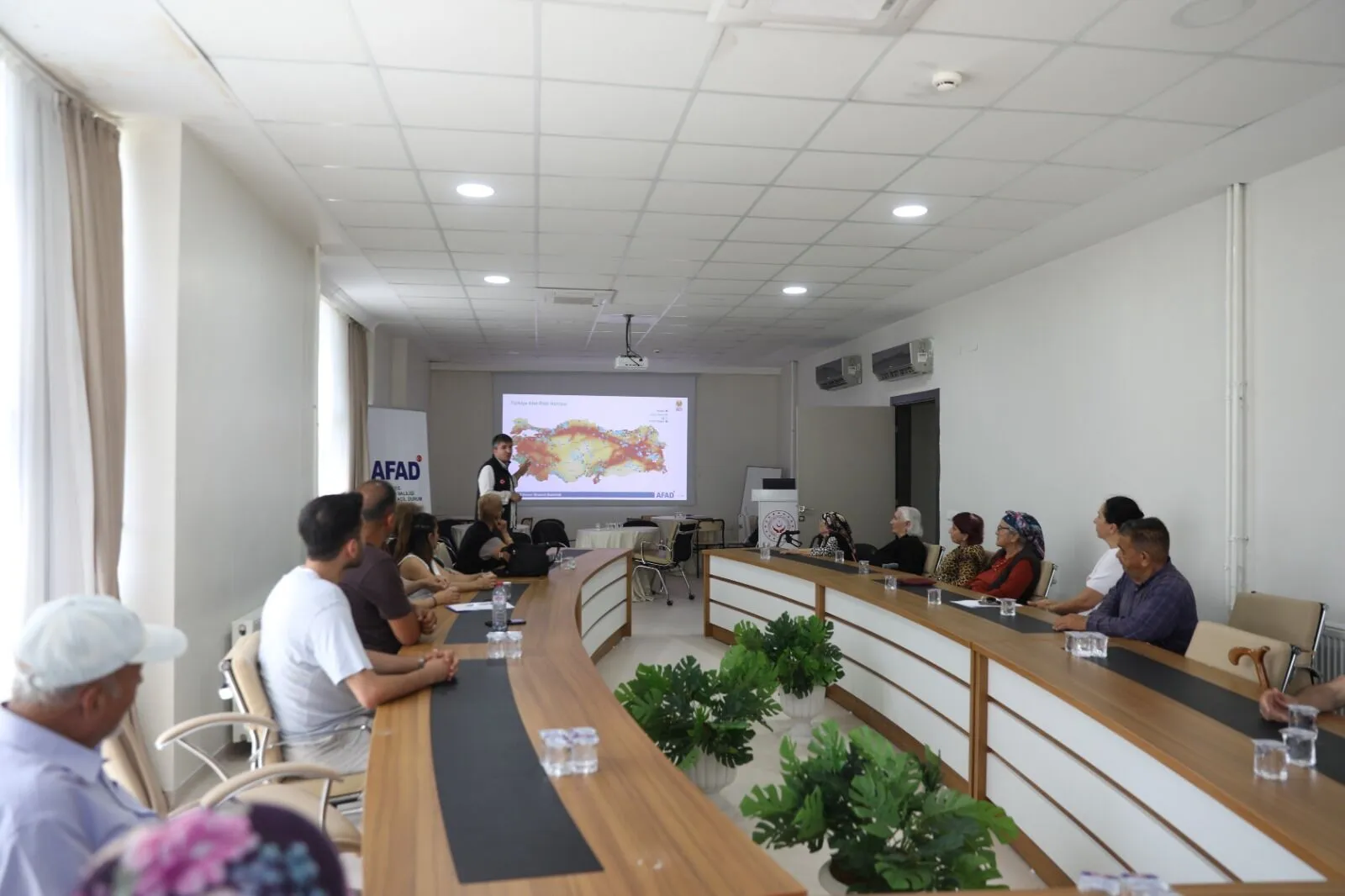 Çukurova Üniversitesi’nden yaşlılara afet farkındalığı desteği