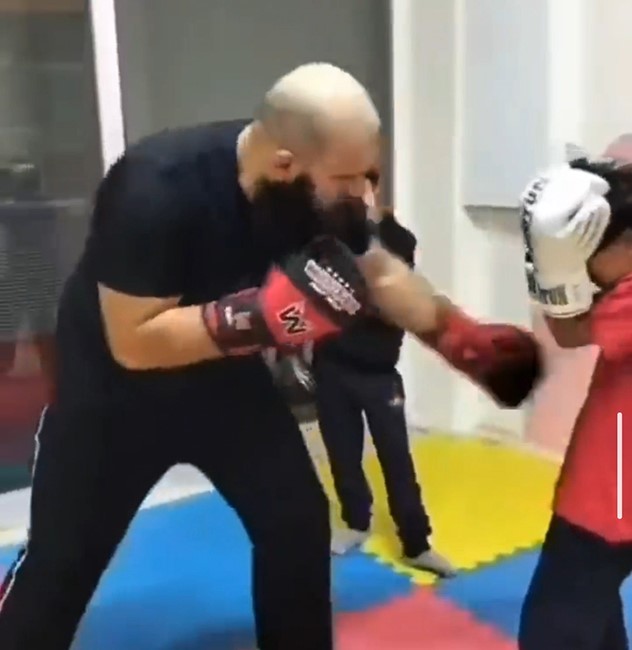 Eğlence Çayı’nda kaybolan gencin çocuklara boks öğrettiği görüntüler ortaya çıktı