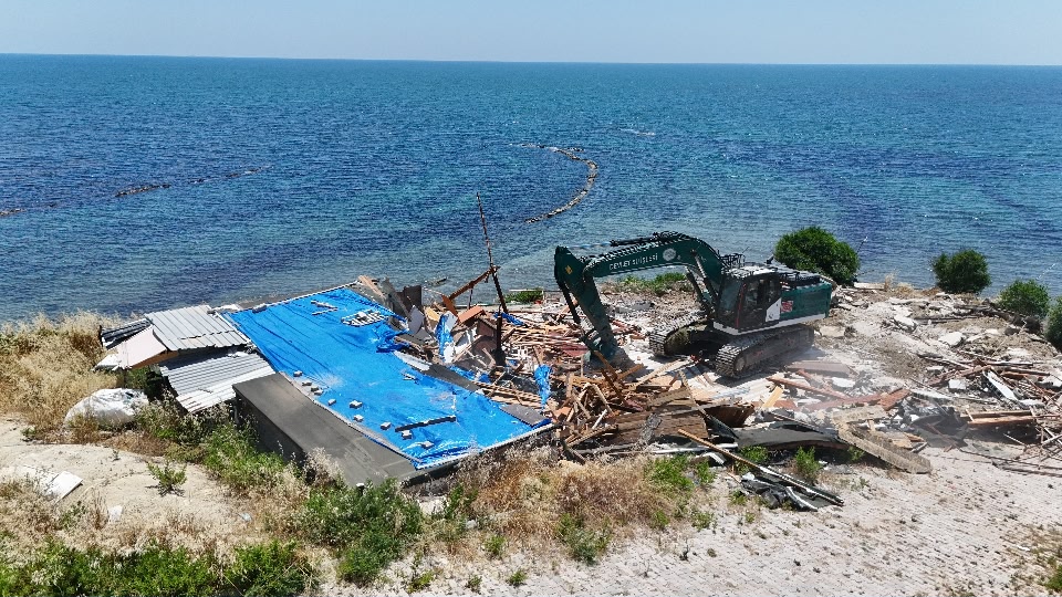 Karataş sahilleri yeniden halkın kullanımına açılı