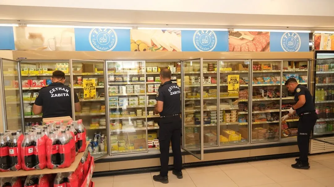 Ceyhan’da zincir marketlere kapsamlı denetim