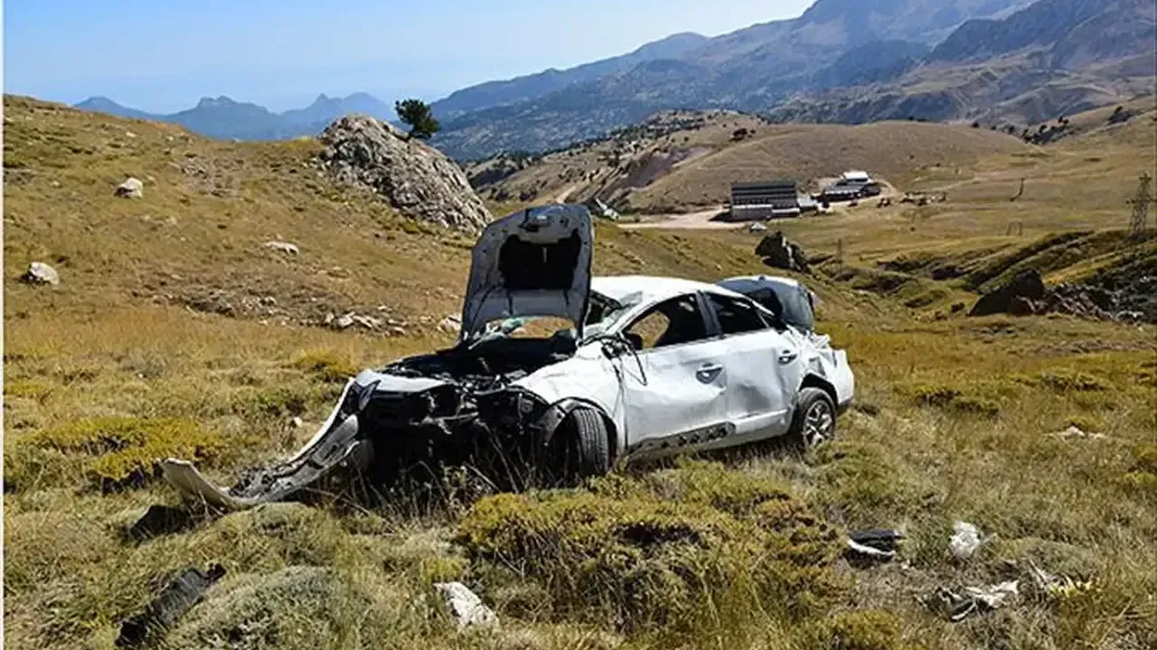 Kozan’da otomobil ile motosiklet çarpıştı: 1 kişi yaralandı