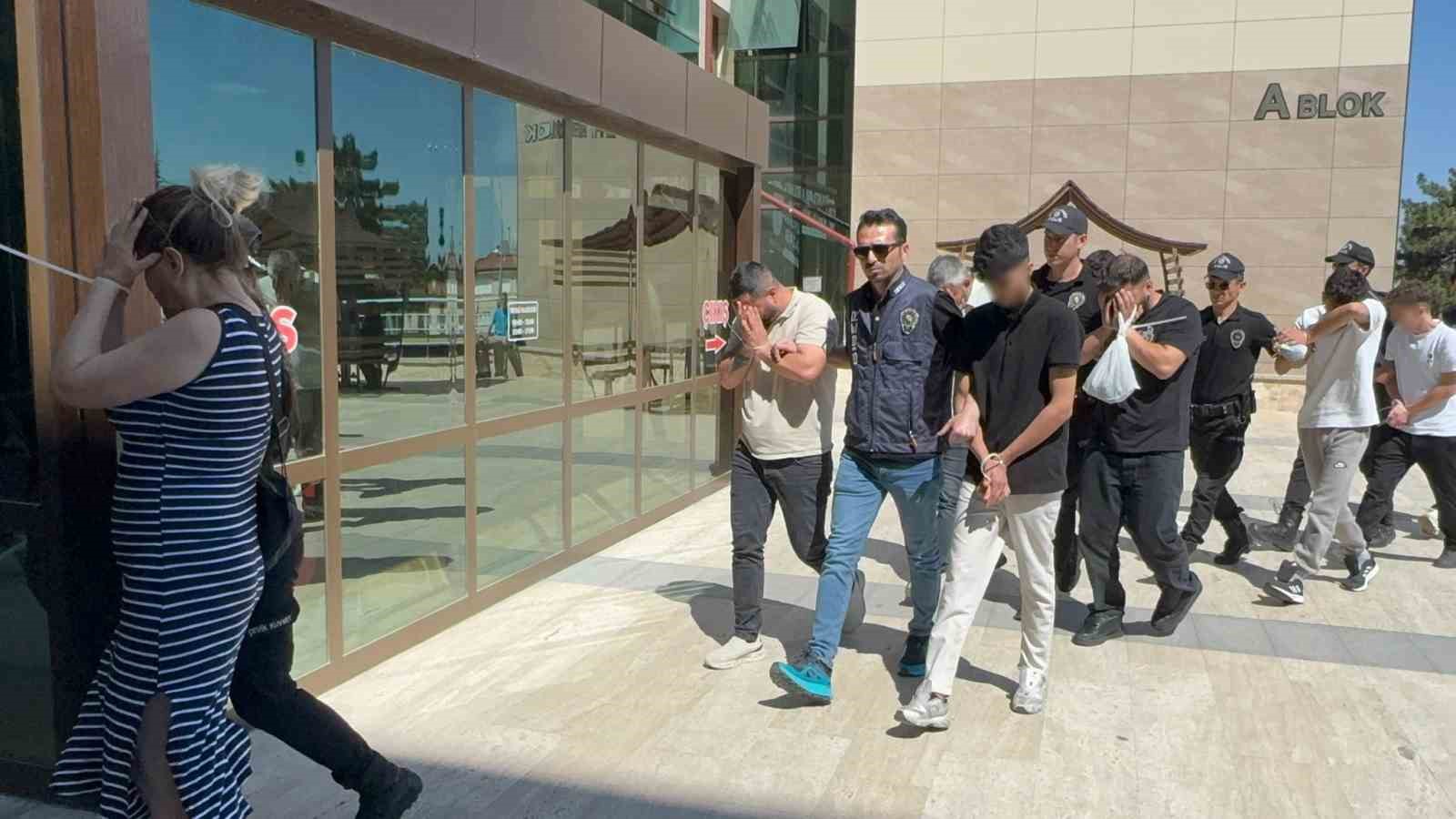Adana dahil 19 ilde siber dolandırıcılık operasyonu: 17 kişi tutuklandı