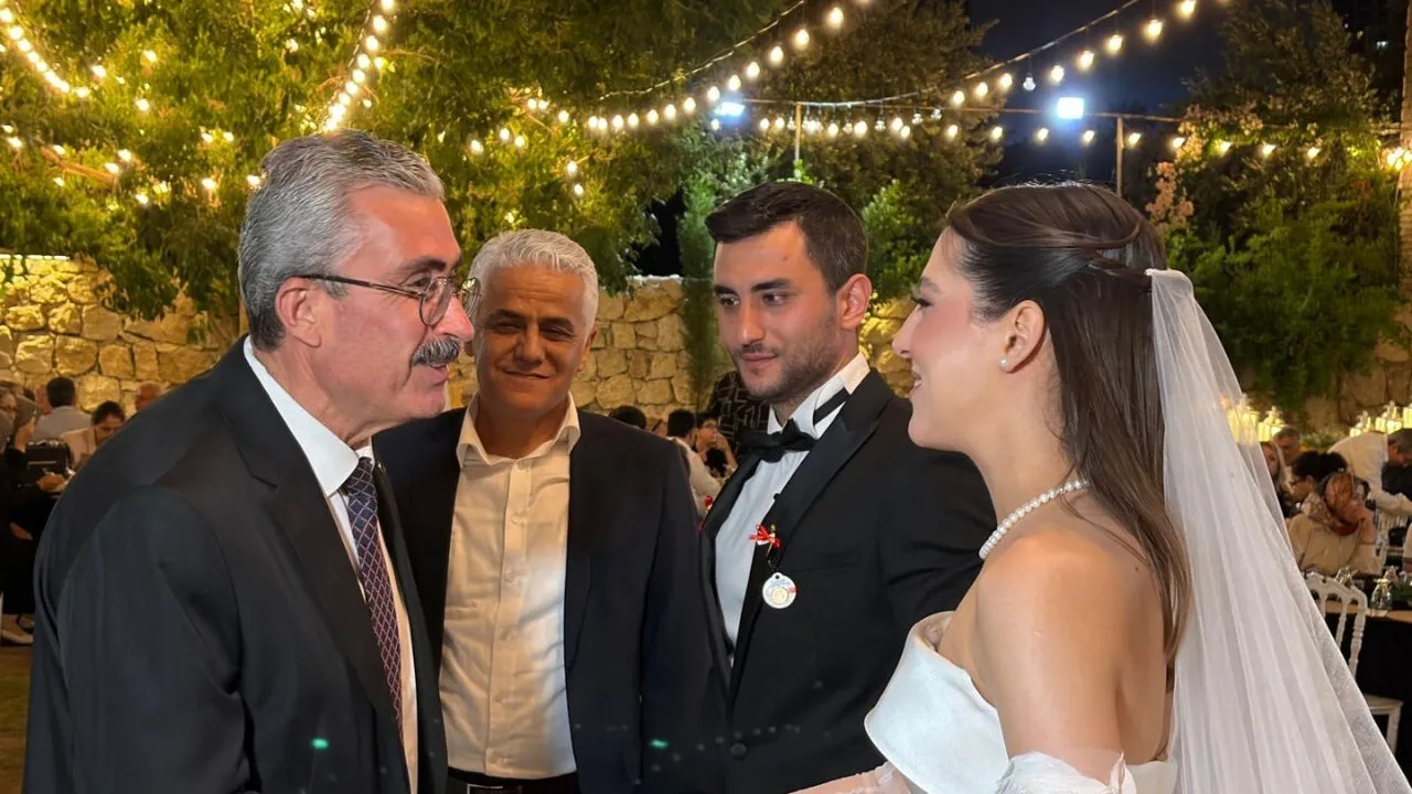 Başkan Karataş, Büyüköztürk ailesinin mutlu gününe ortak oldu