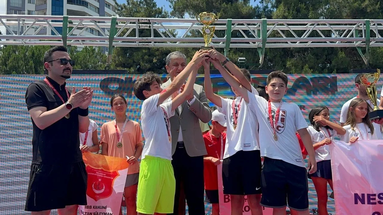 Adana’da tenis şampiyonları belli oldu