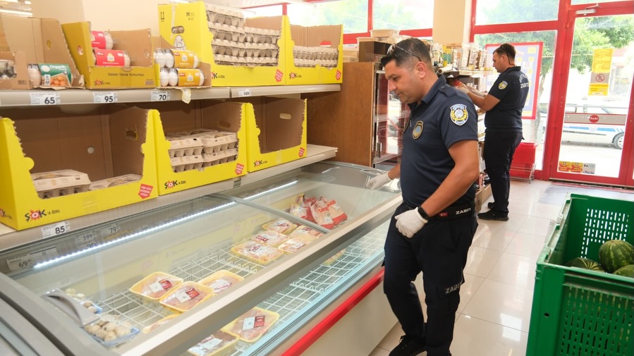 Ceyhan’da zincir marketlere kapsamlı denetim