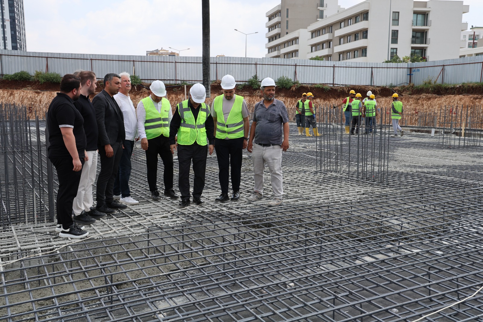 Adana’da inşaatlarda yeni uygulama: Temel demirlerini vatandaş da inceleyecek