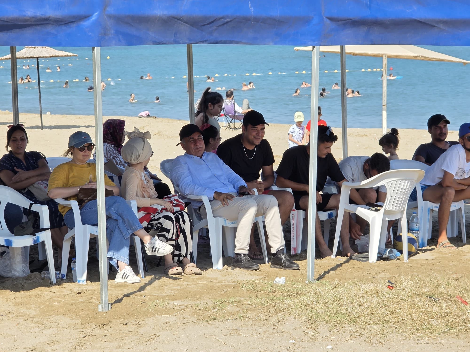 Yumurtalık’ta plaj voleybolu heyecanı yaşandı
