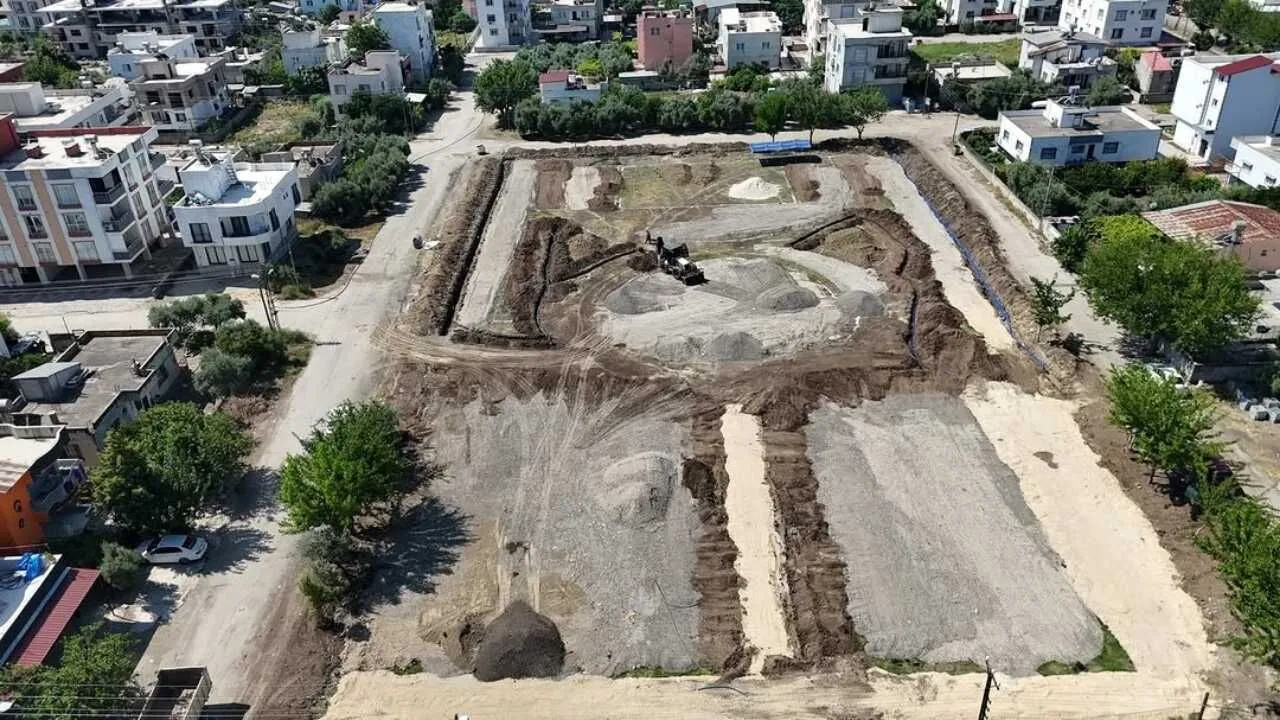 Ceyhan’da yeni Kent Meydanı için çalışmalar sürüyor