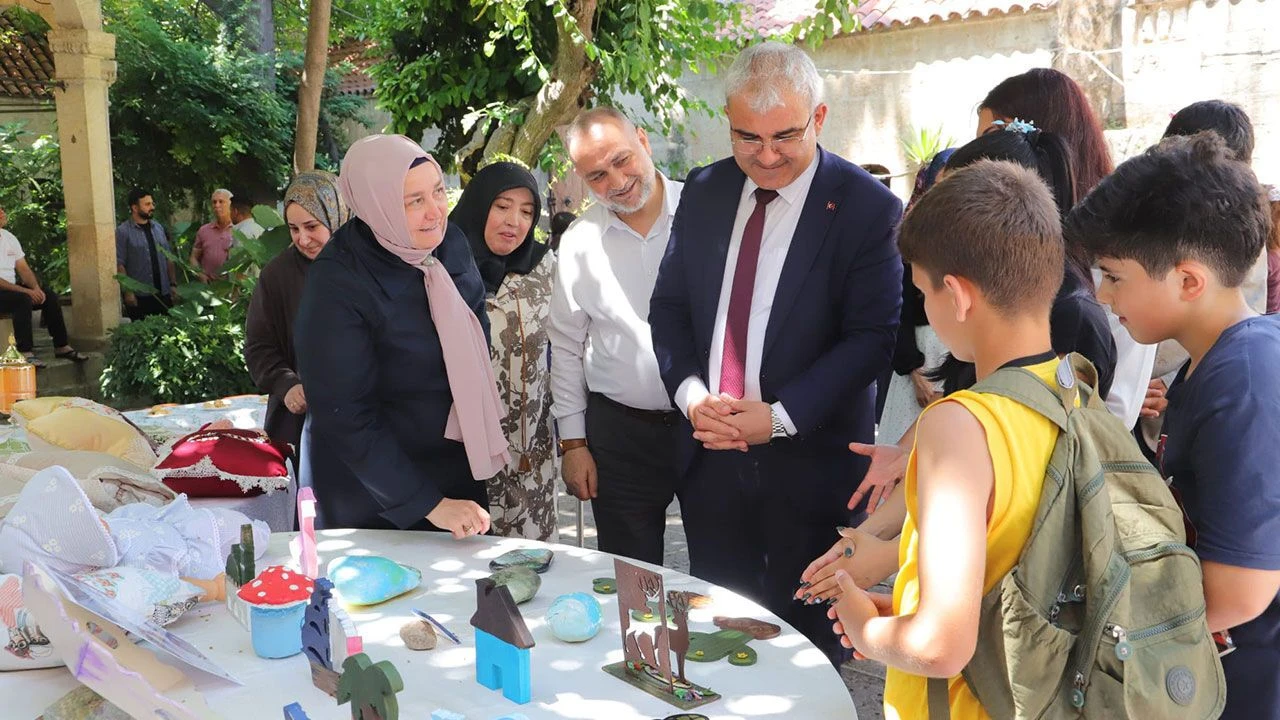 Adana’da Hayata Köprü Sanat Projesi sergisi açıldı