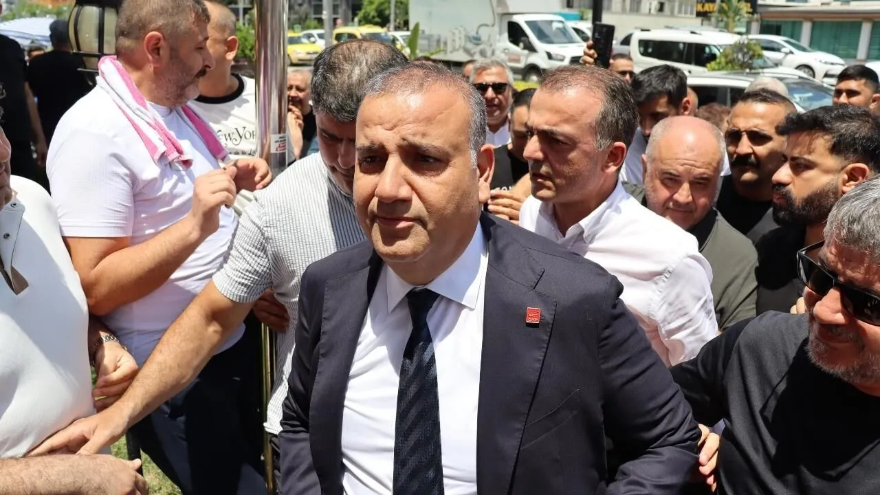 Orhan Bayram: "Ateşe su taşımaya geldik"