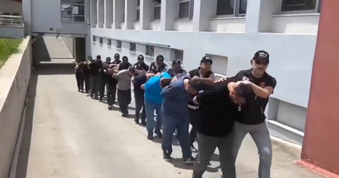 Adana’da uyuşturucu operasyonu: 58 tutuklama
