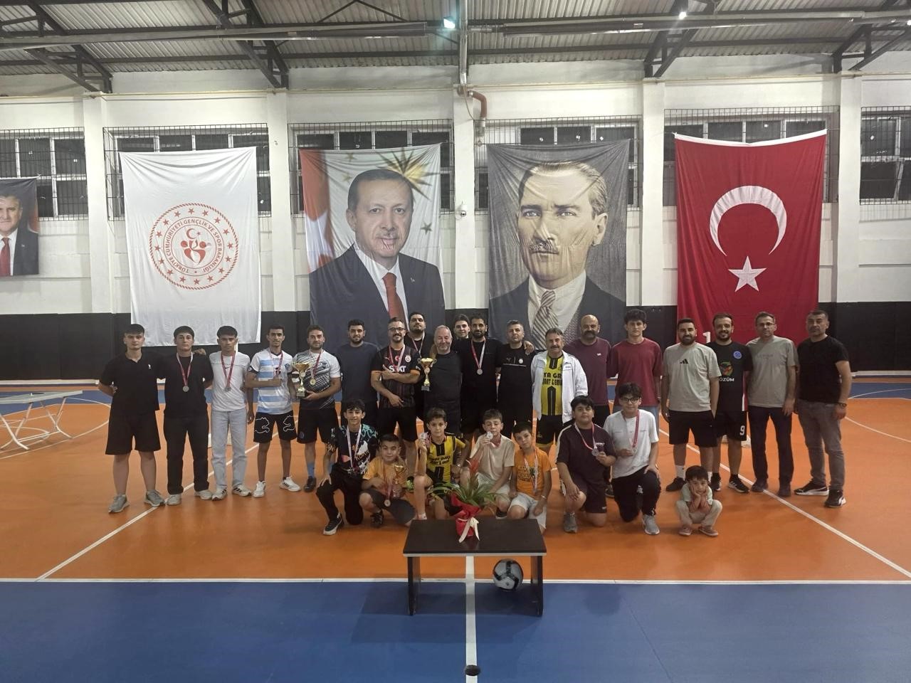 Pozantı’da ayak tenisi turnuvasına yoğun ilgi