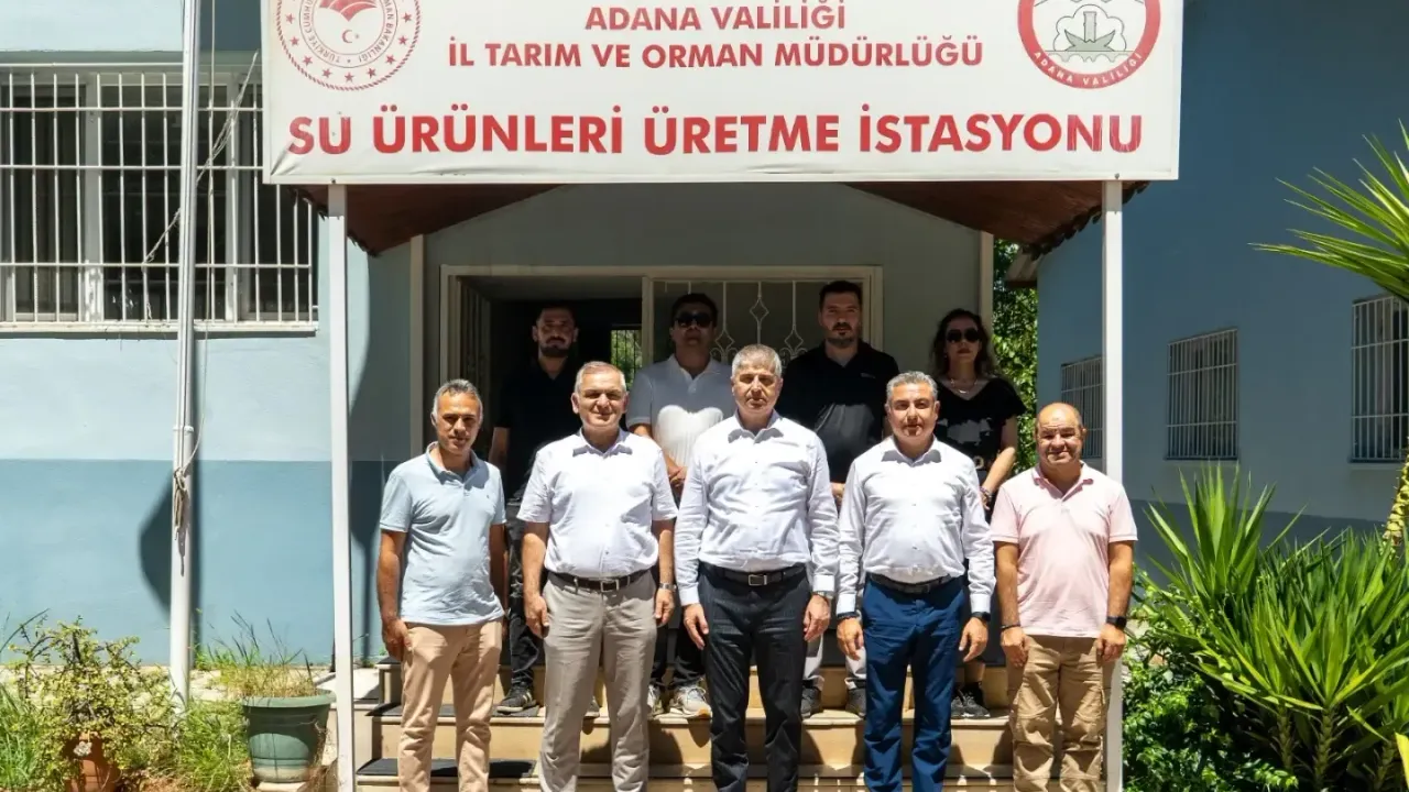 Adana’da su ürünleri üretim istasyonunda inceleme