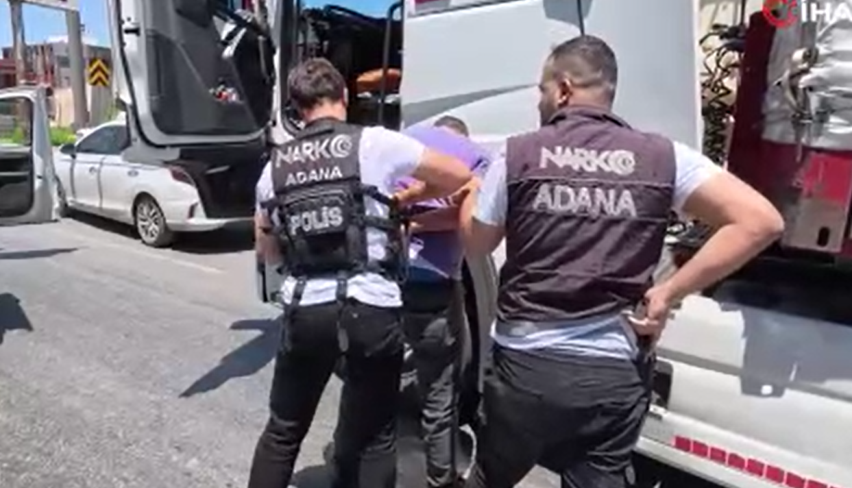 Adana’da tırda 1 milyon 800 bin uyuşturucu hap ele geçirildi