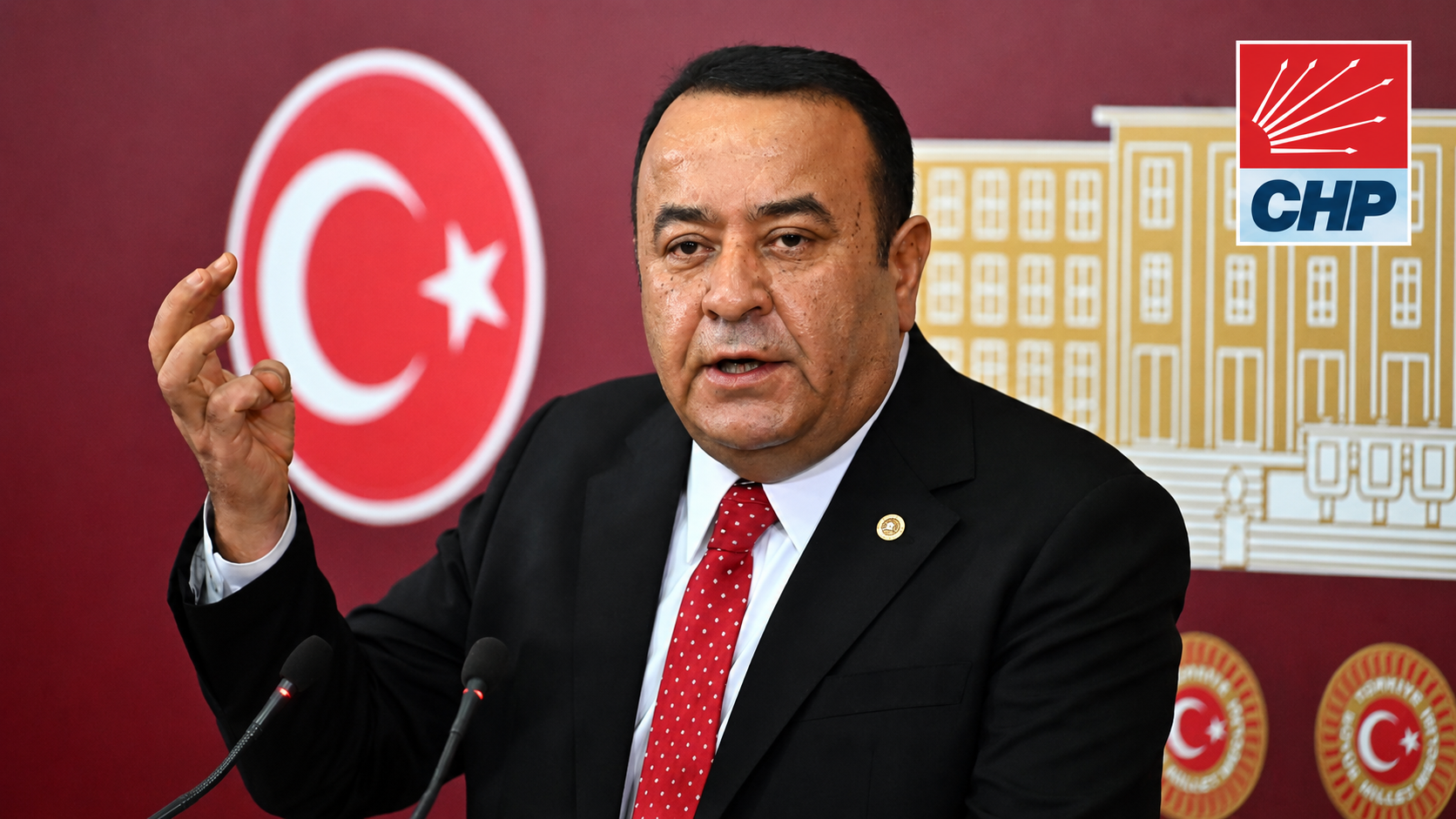 Adnan Beker CHP’den istifa etti