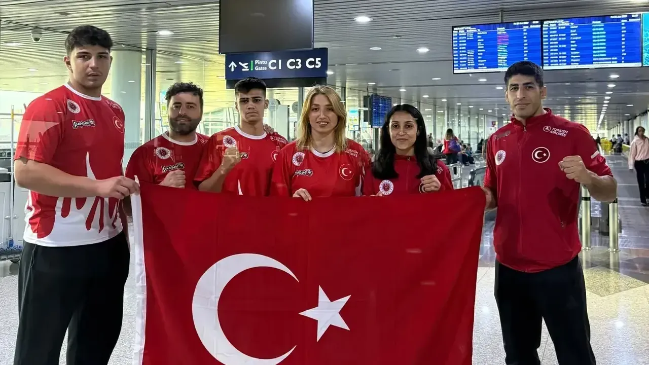 Adanalı sporcular muaythai dünya şampiyonasında kürsüye çıktı
