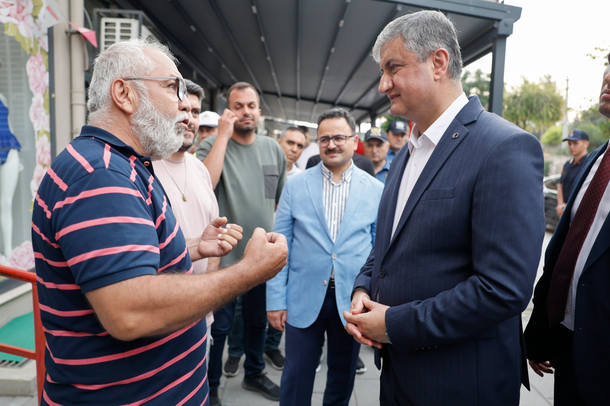 Vali Yavuz Çukurova’da esnaf ve vatandaşlarla buluştu