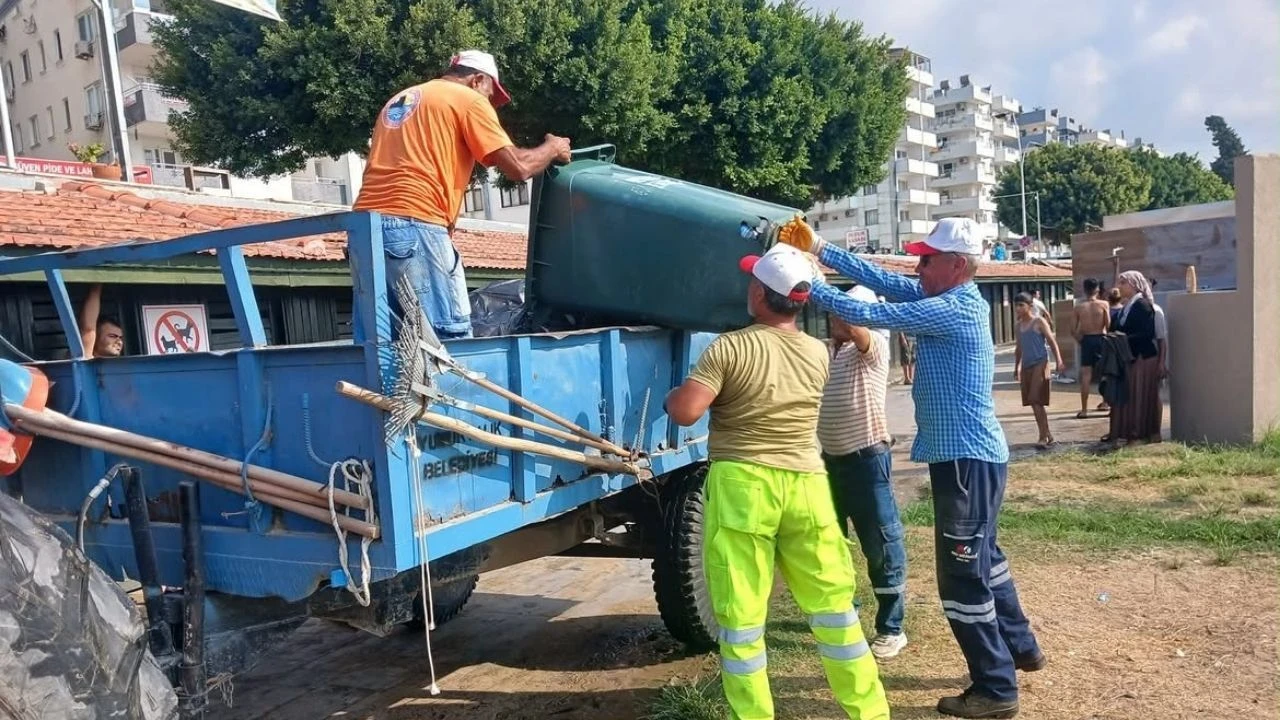 Yumurtalık’ta plaj ve parklarda temizlik çalışması
