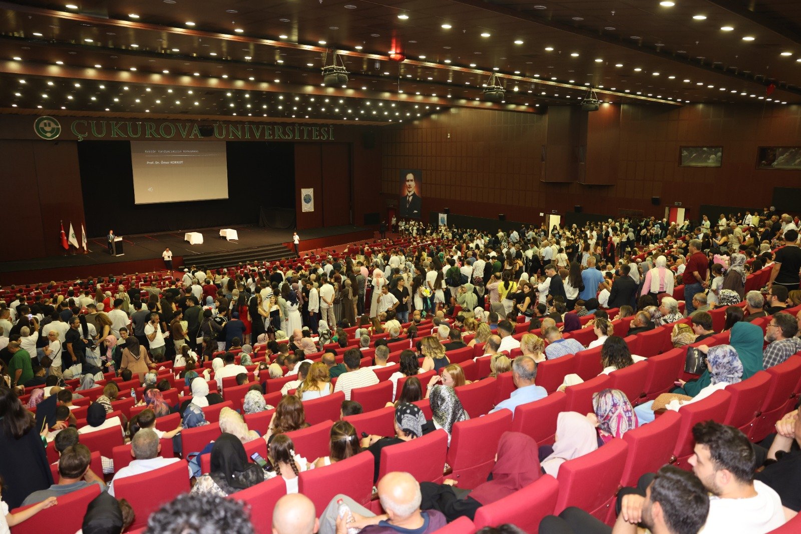 Çukurova Üniversitesi’nde öğretmen adayları mezun oldu