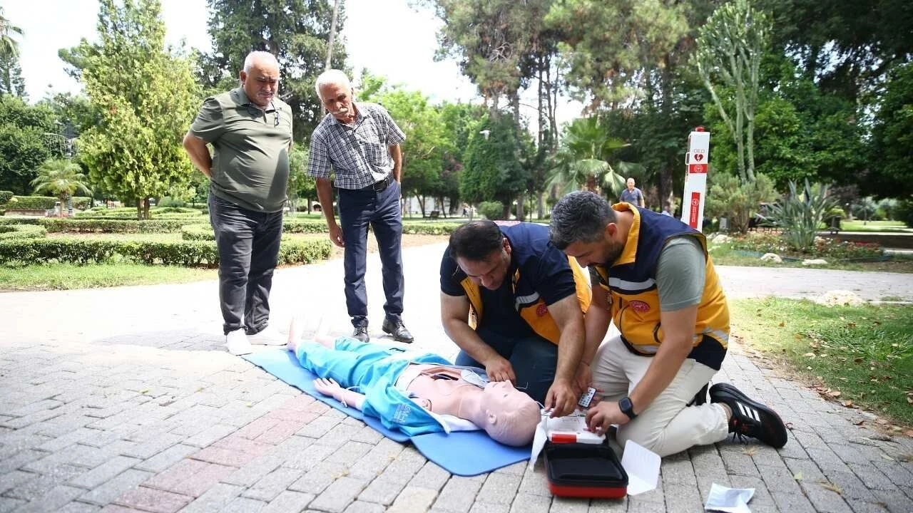 Adana’da hayat kurtaran cihazlar 4 noktada hizmete girdi