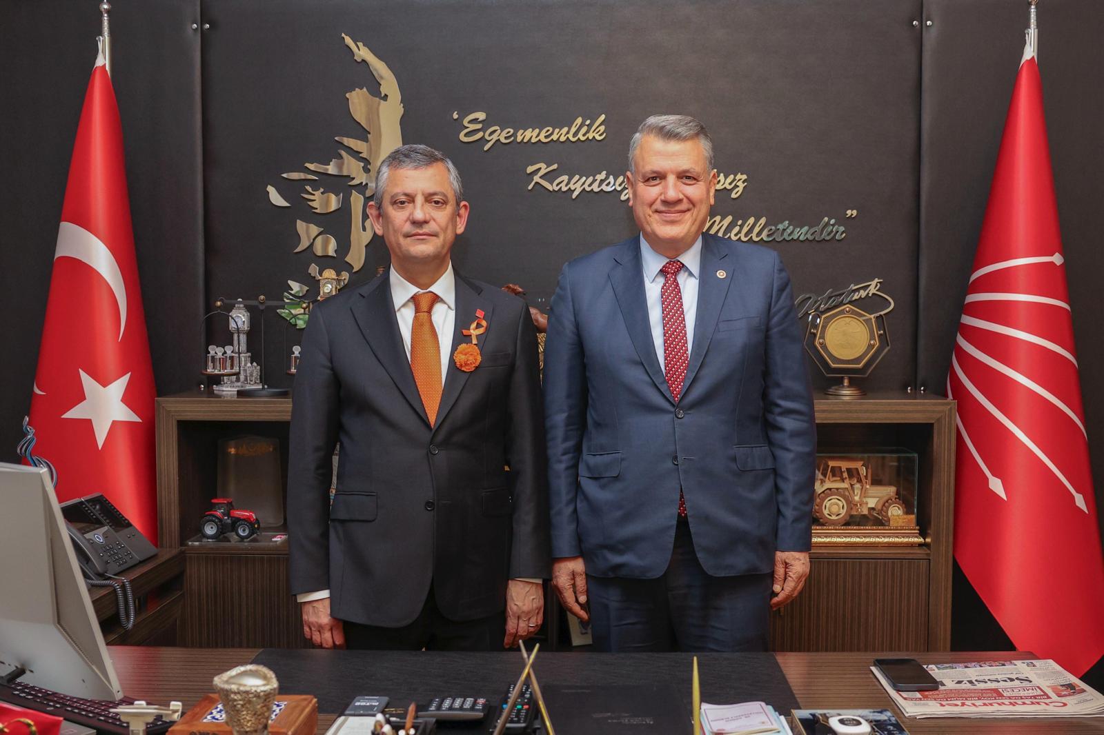 Ayhan Barut’tan Özgür Özel’in Adana programına çağrı