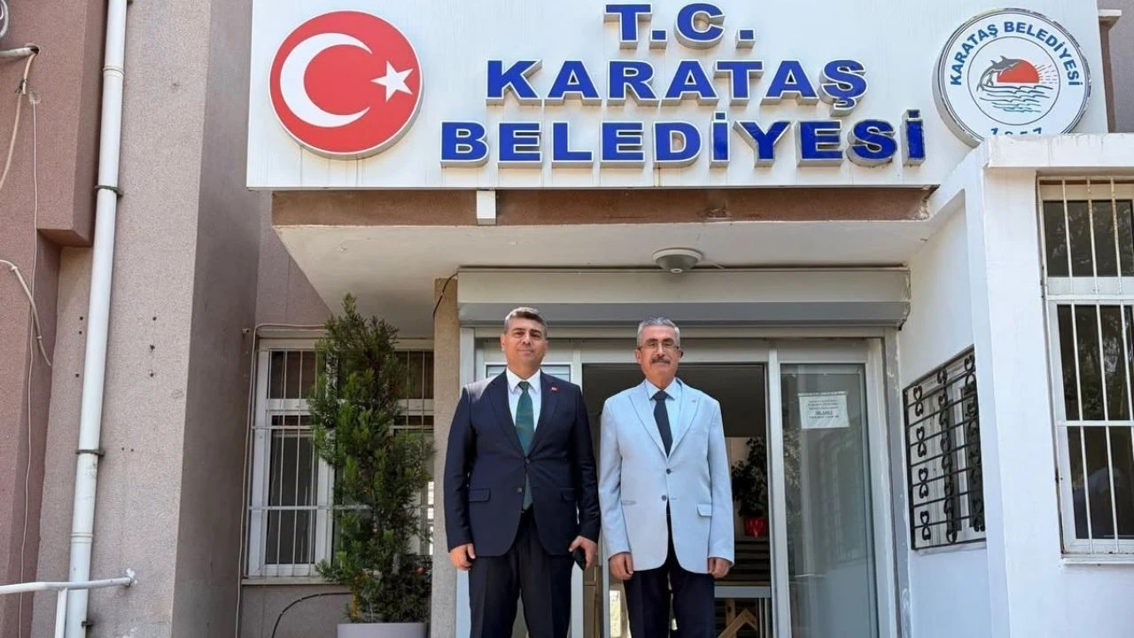 Kaymakam Aktan Karataş Belediyesi'ne veda ziyaretinde bulundu