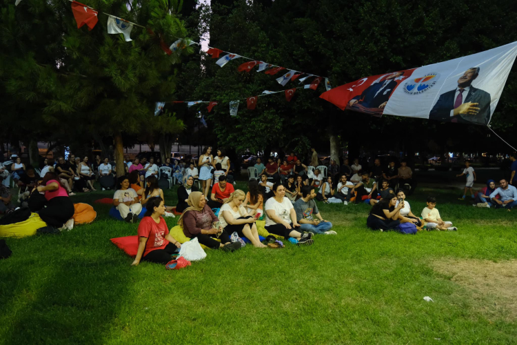 Büyükşehir’den Yeşilevler’de yaz akşamı şenliği