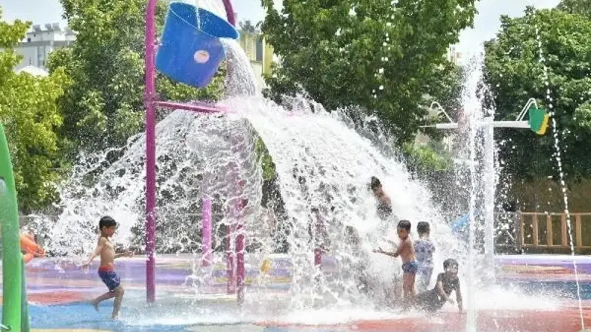 Çukurova Belediyesi’nden çocuklara su parkı hizmeti