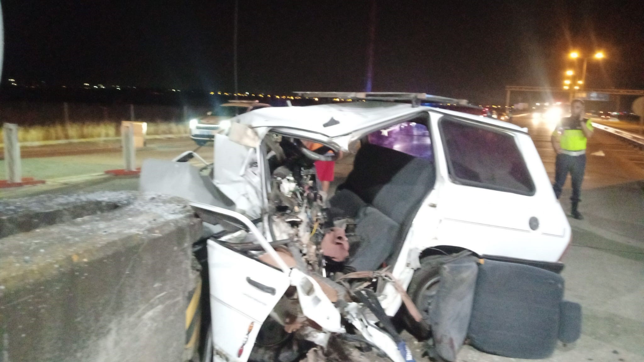Ceyhan gişelerinde feci kaza: 24 yaşındaki sürücü yaşamını yitirdi