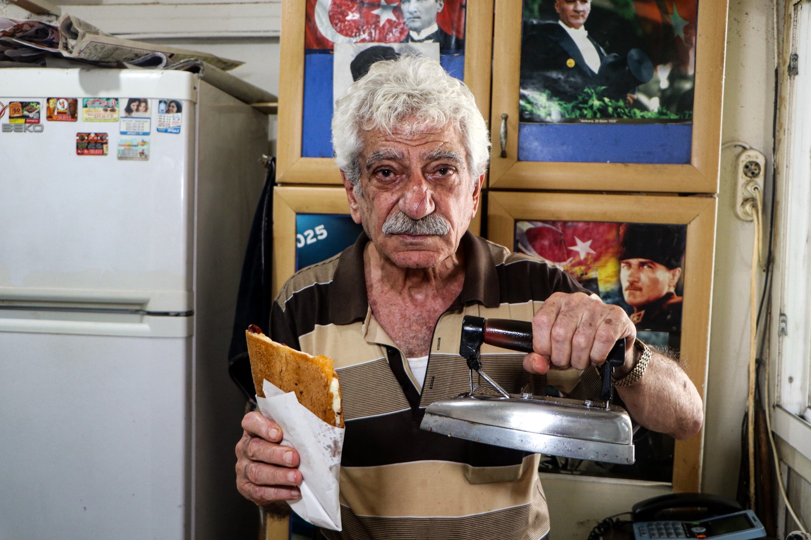 Adana’da yarım asırdır aynı ütüyle tost yapıyor