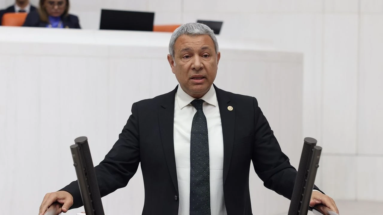 CHP Adana Milletvekili Orhan Sümer’den Ceyhan Stadyumu çıkışı: “Ödenek hazır dendi, çivi çakılmadı!”