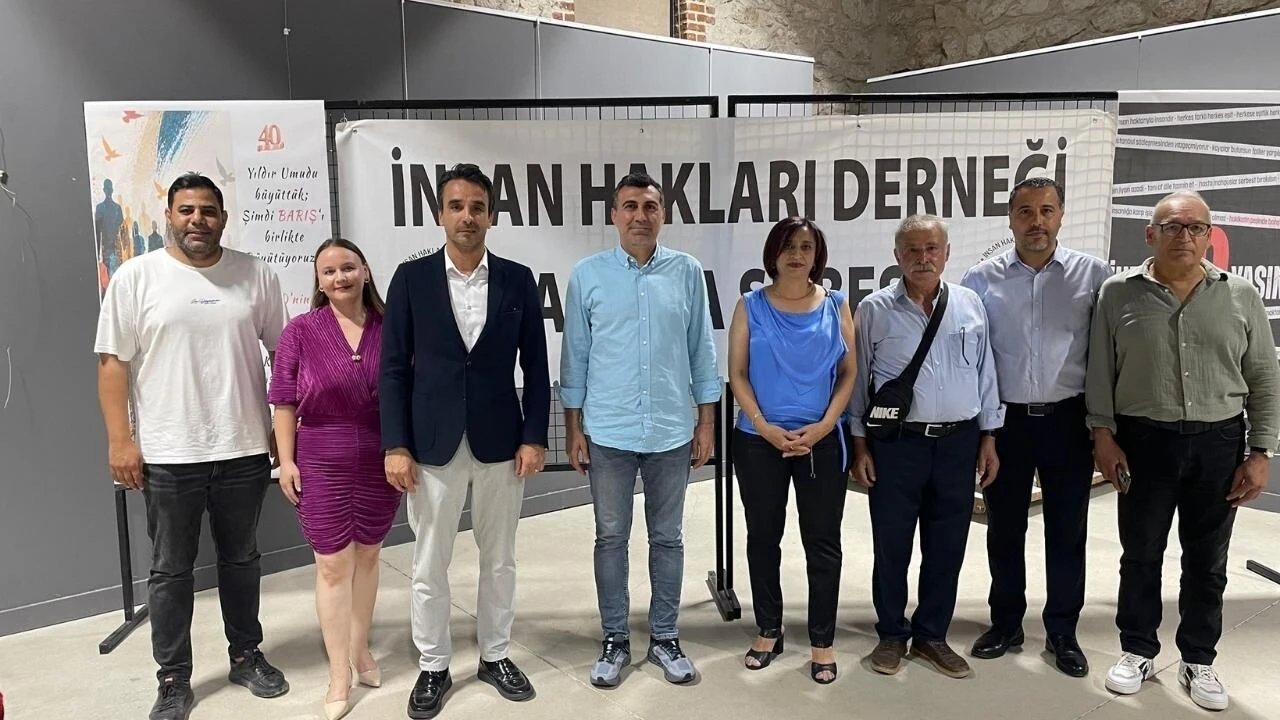 Anıl Tanburoğlu İHD’nin 40. yıl buluşmasına katıldı