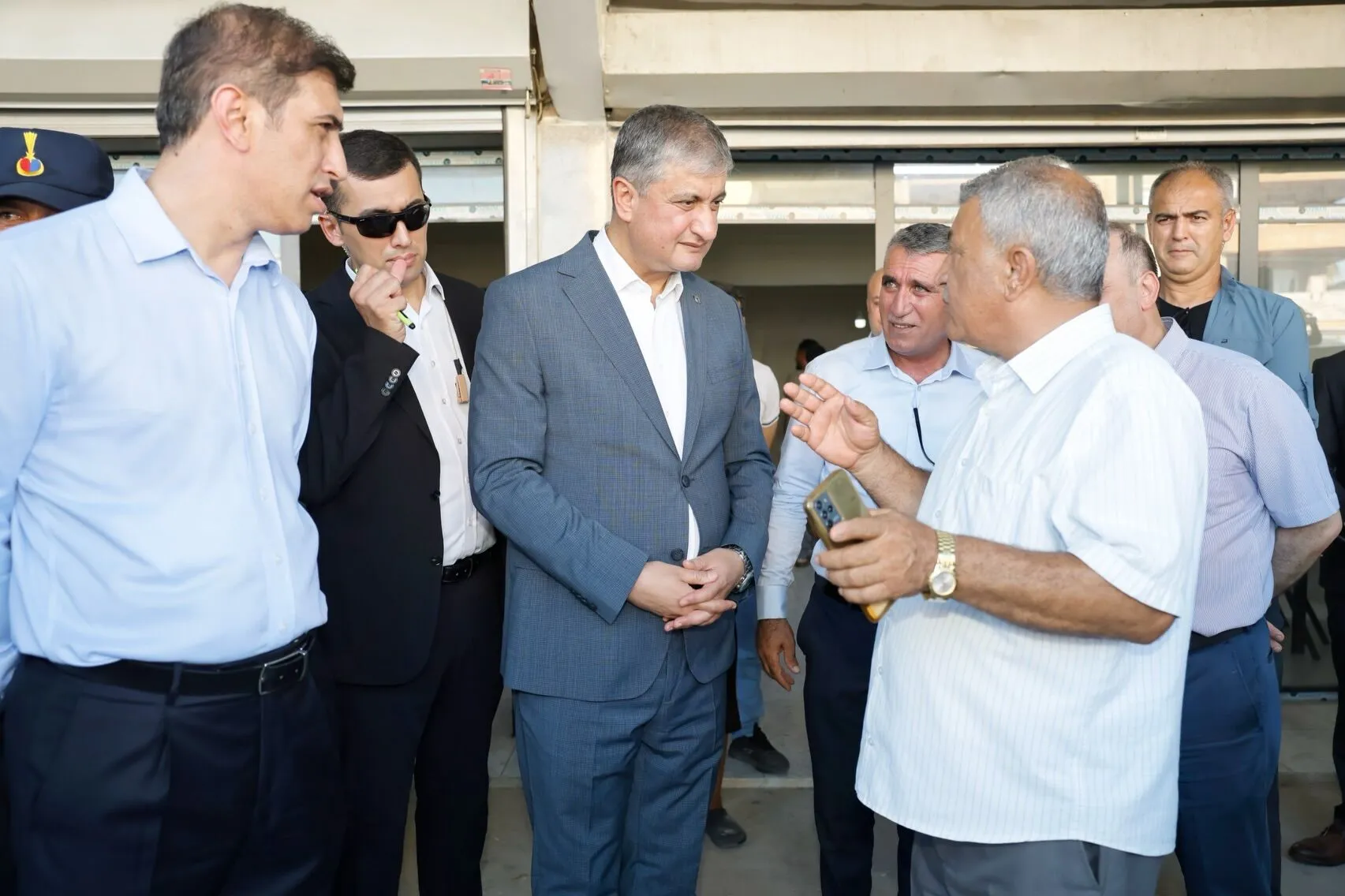 Vali Yavuz Doğankent’te esnaf ve vatandaşlarla buluştu