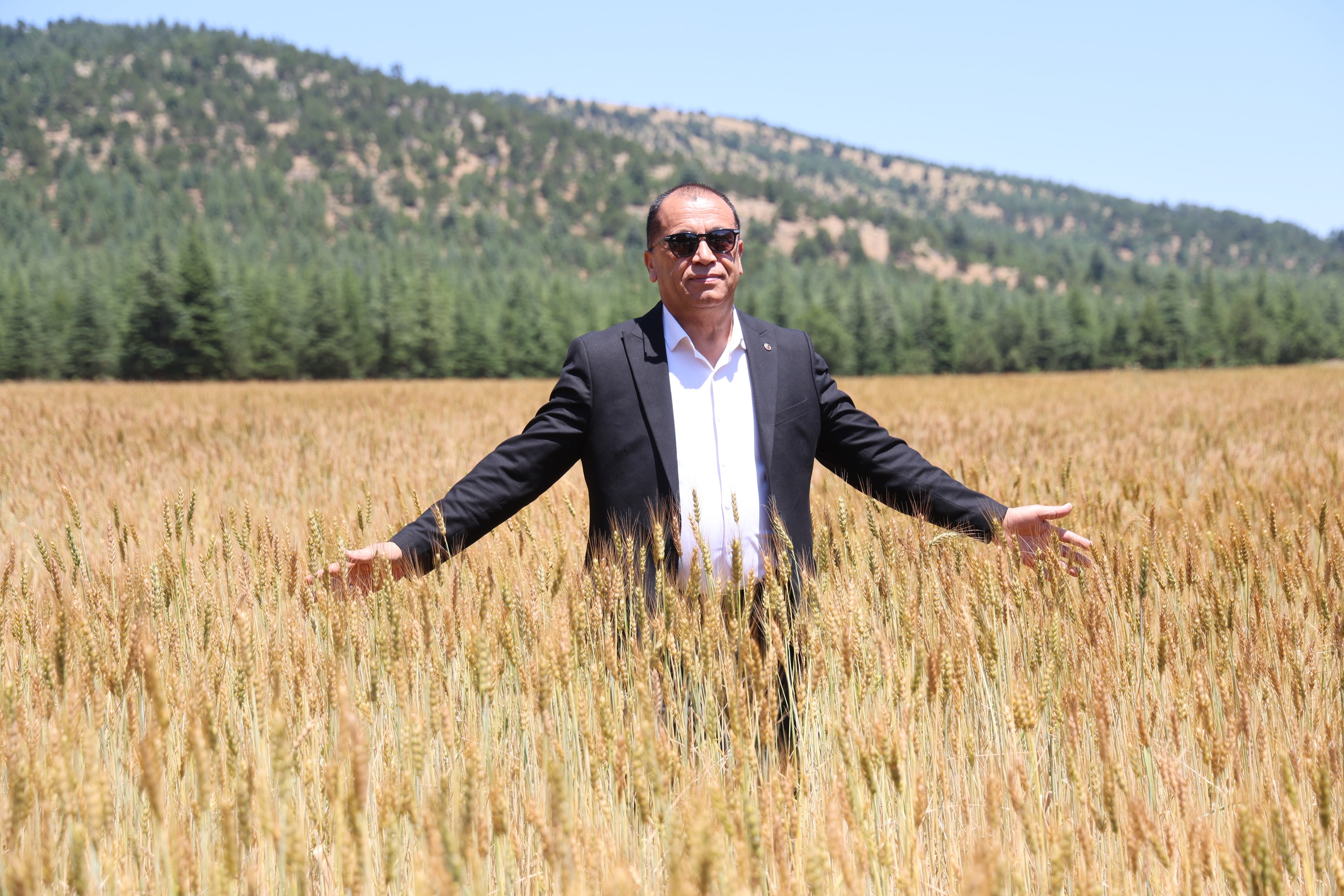 Saimbeyli Belediye Başkanı Mahmut Dal: “Buğdayı ekmeğe dönüştürüp vatandaşa uygun fiyatla sunuyoruz”