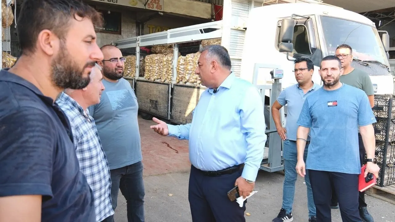 Güngör Geçer hal esnafıyla bir araya geldi